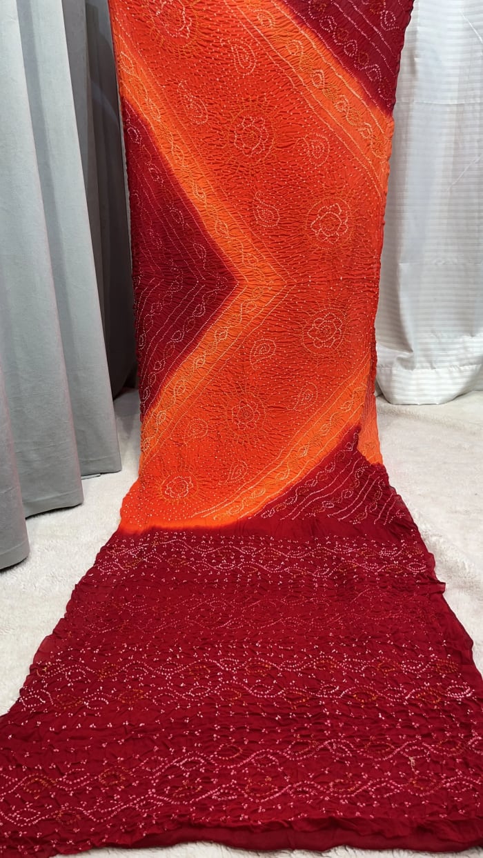 Classic Hand Bandhej Saree – Pure Ojariya Crepe Fabric with Double Shade Colors
