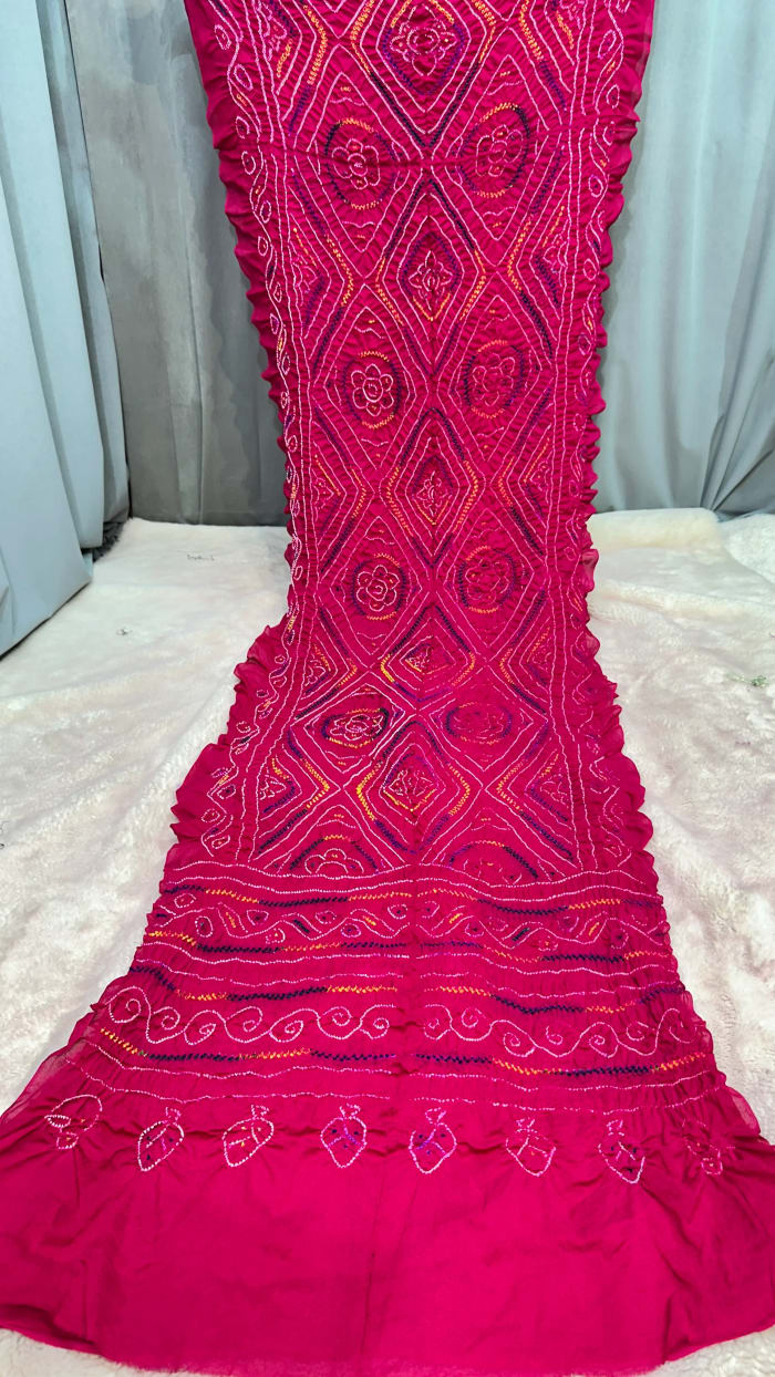 Pure Ojariya Crepe Saree with Chunri Hand Bandhej