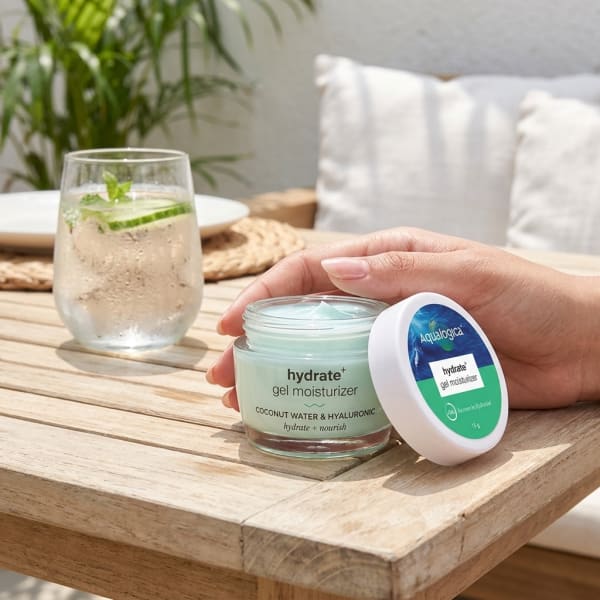 Aqualogica FREEBIE Hydrate+ Gel Face Moisturizer 15g held in hand, candid photo