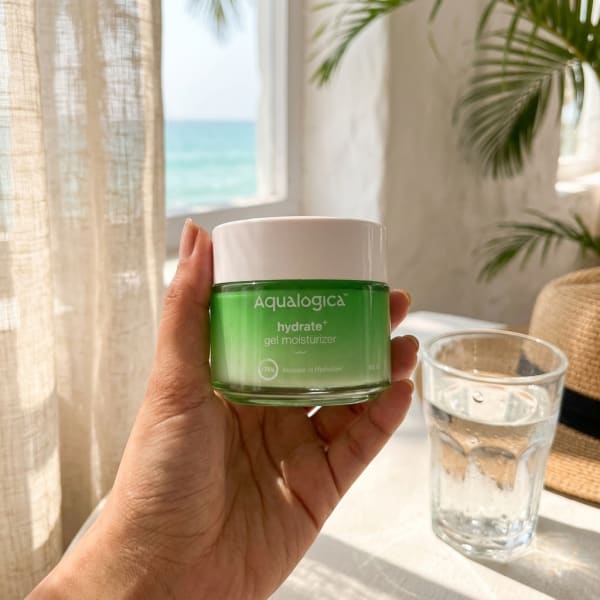 Aqualogica FREEBIE Hydrate+ Jello Moisturizer 100g held in hand, candid photo