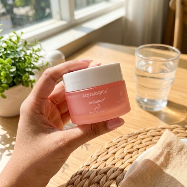 Aqualogica Radiance+ JellO Moisturizer, 50g held in hand, candid photo