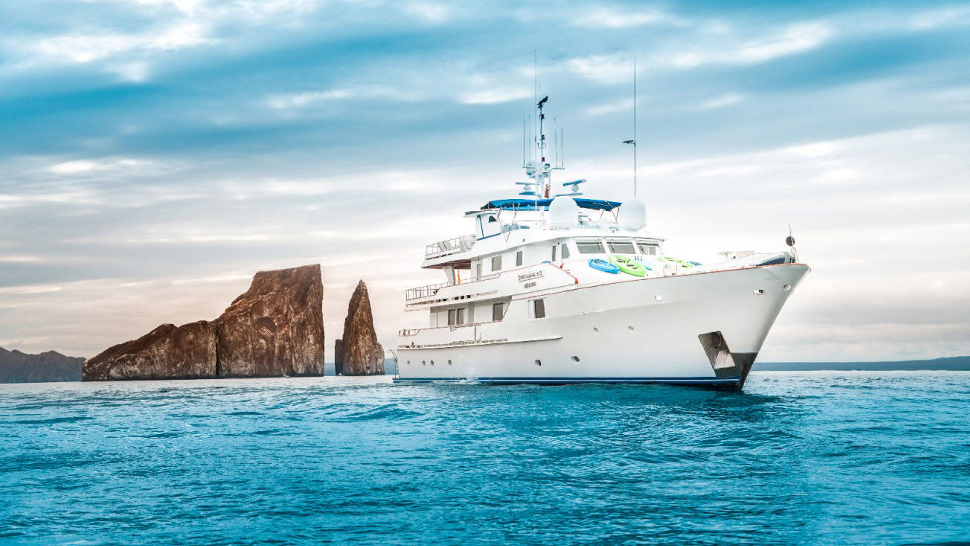 galapagos diving cruise