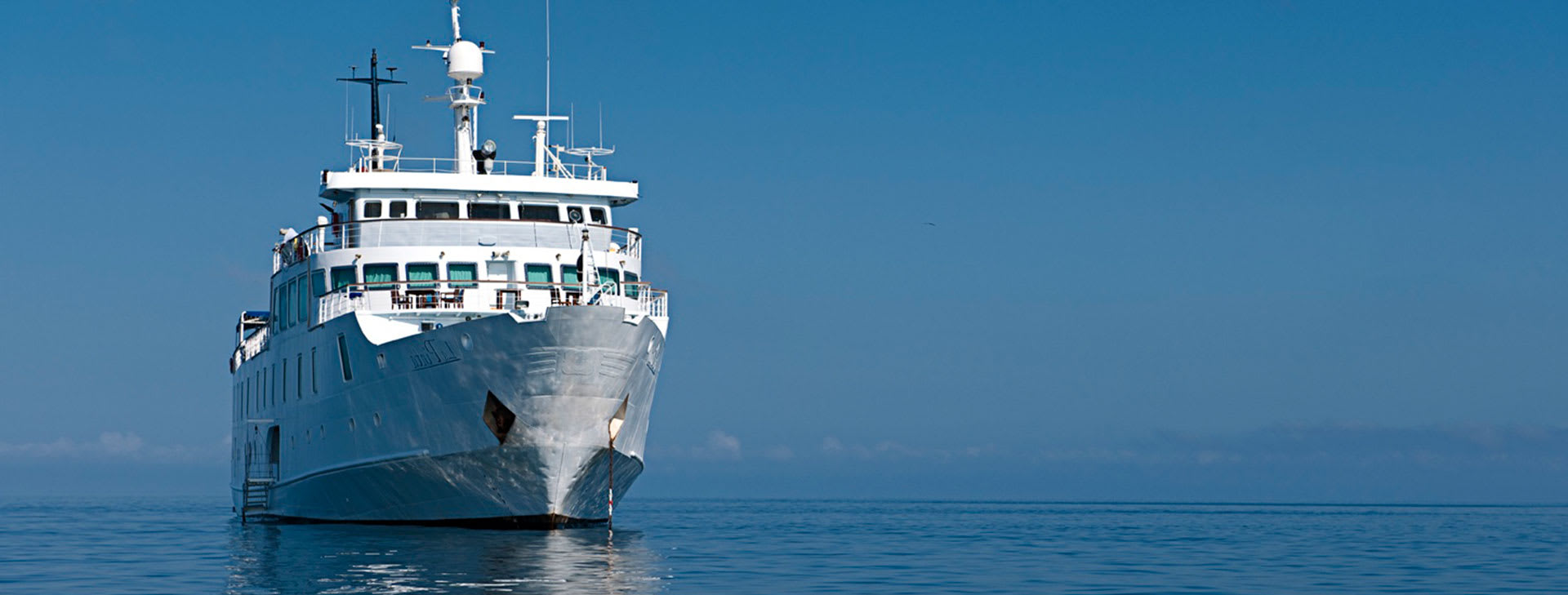 la pinta yacht galapagos