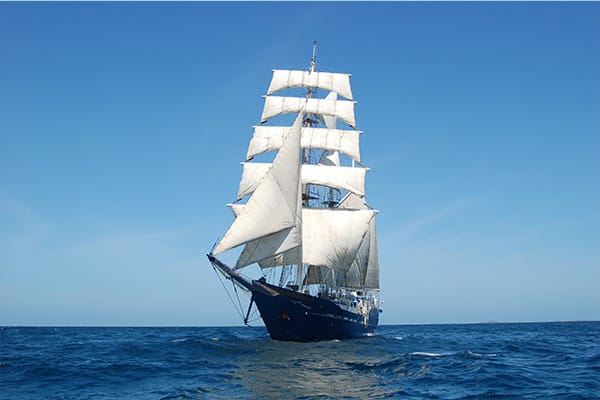 Mary Anne Galapagos Full Sail