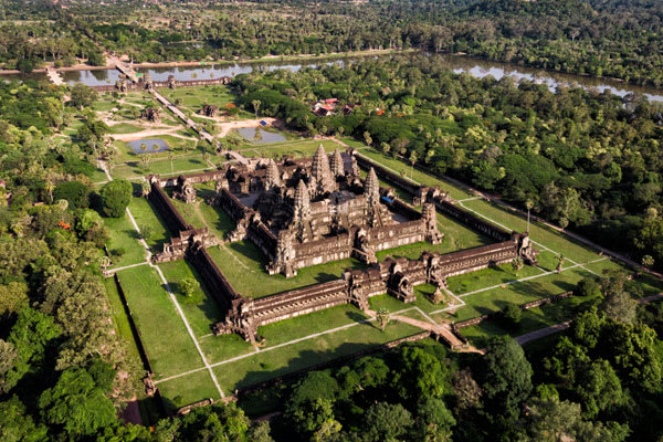 guided tour cambodia vietnam