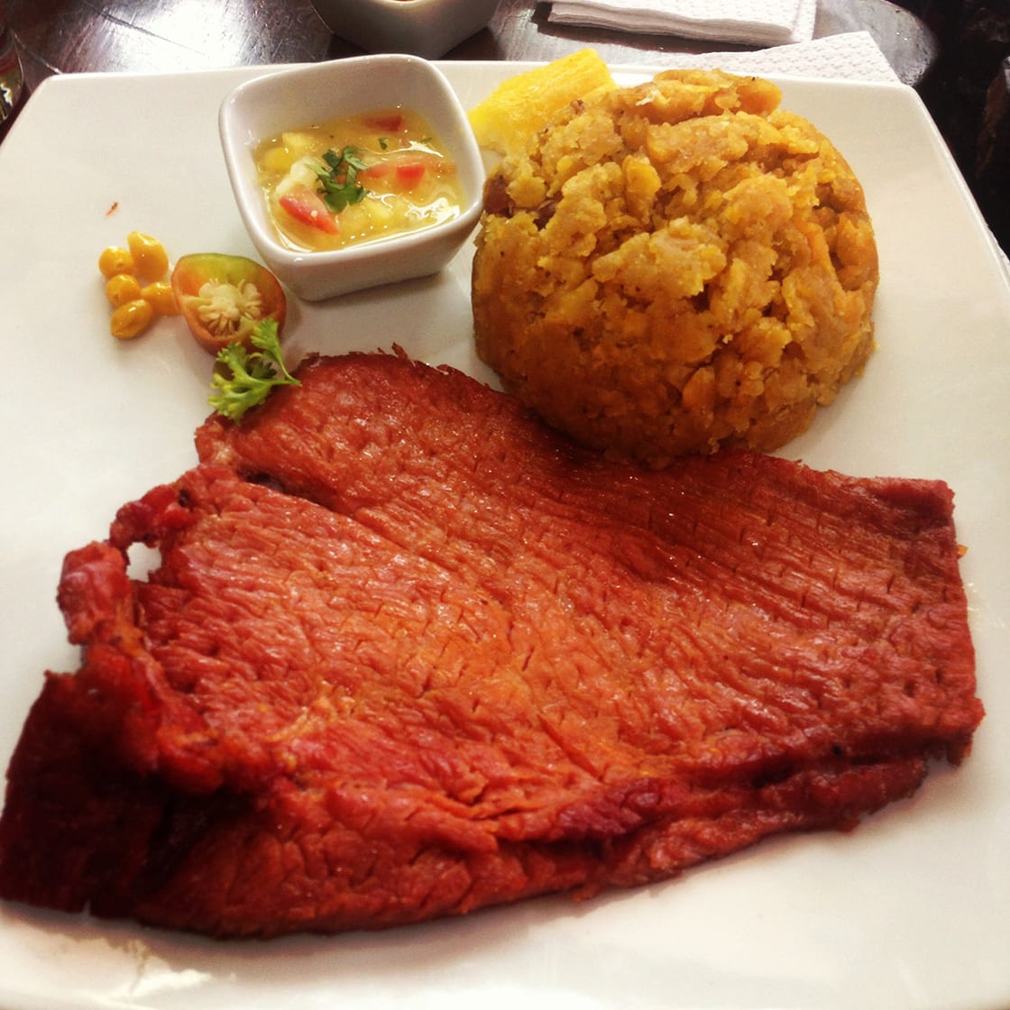 A Amazônica Tradicional Prato De Cecina E Tacacho