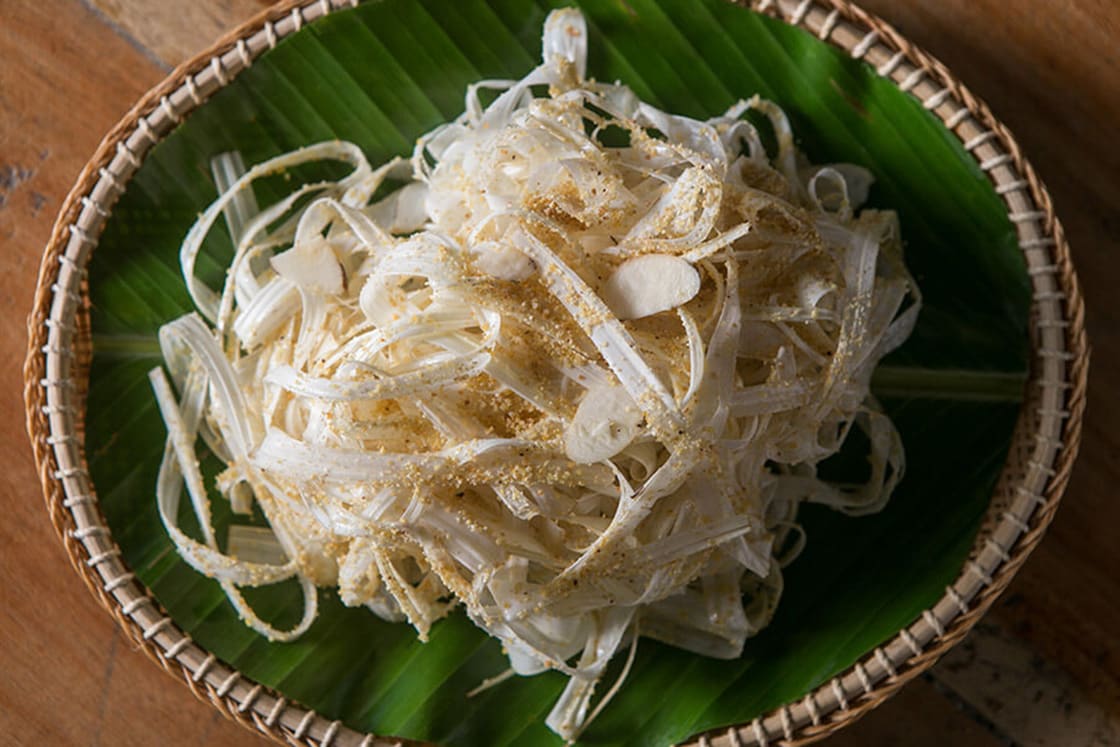  Cœur de Pacl Frais Avec Salade d'Huile de Noix Brésilienne 