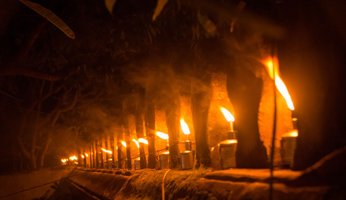 蜡烛灯在夜间