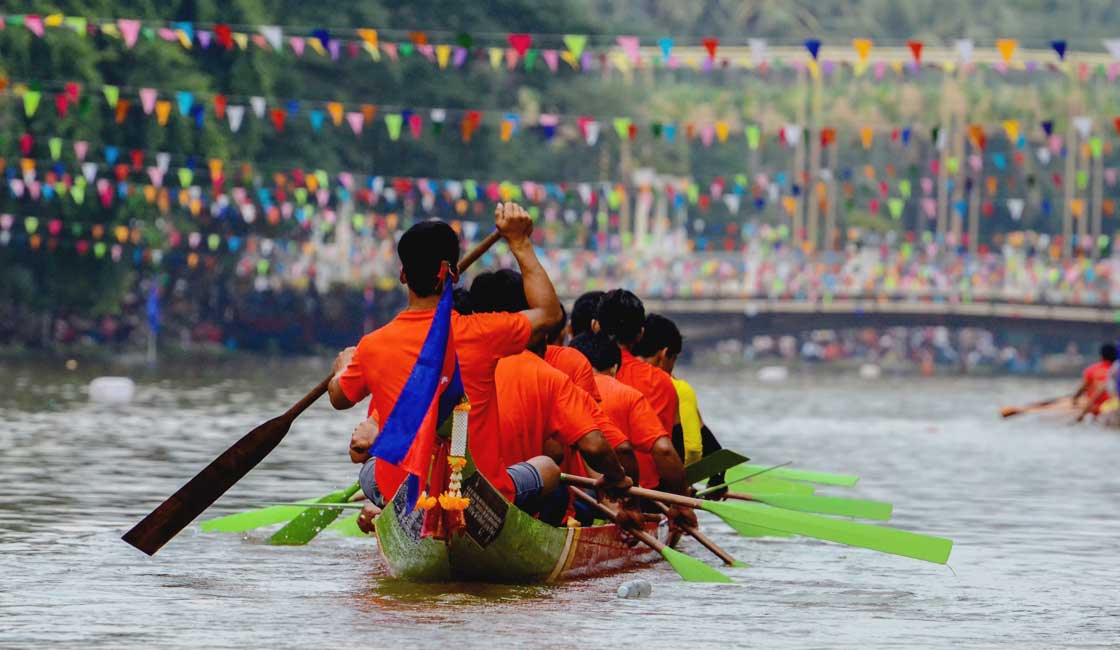 Rowing boat race