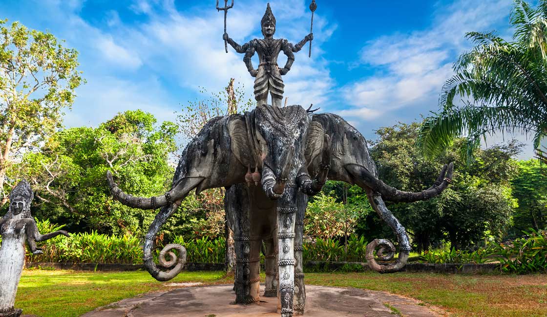 Statue of 4 elephant heads