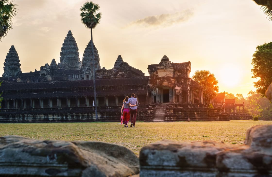 honeymooners at angkor temple