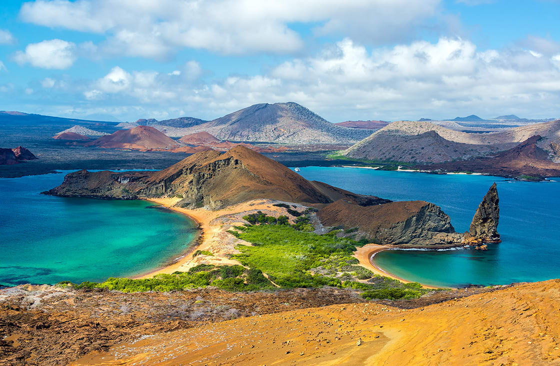 View,Of,Two,Beaches,On,Bartolome,Island,In,The,Galapagos