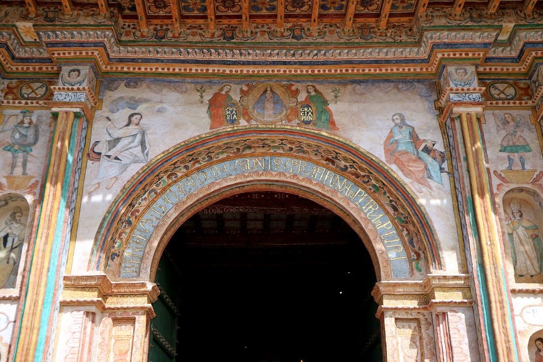 华丽的壁画的主要走廊圣佩德罗很有