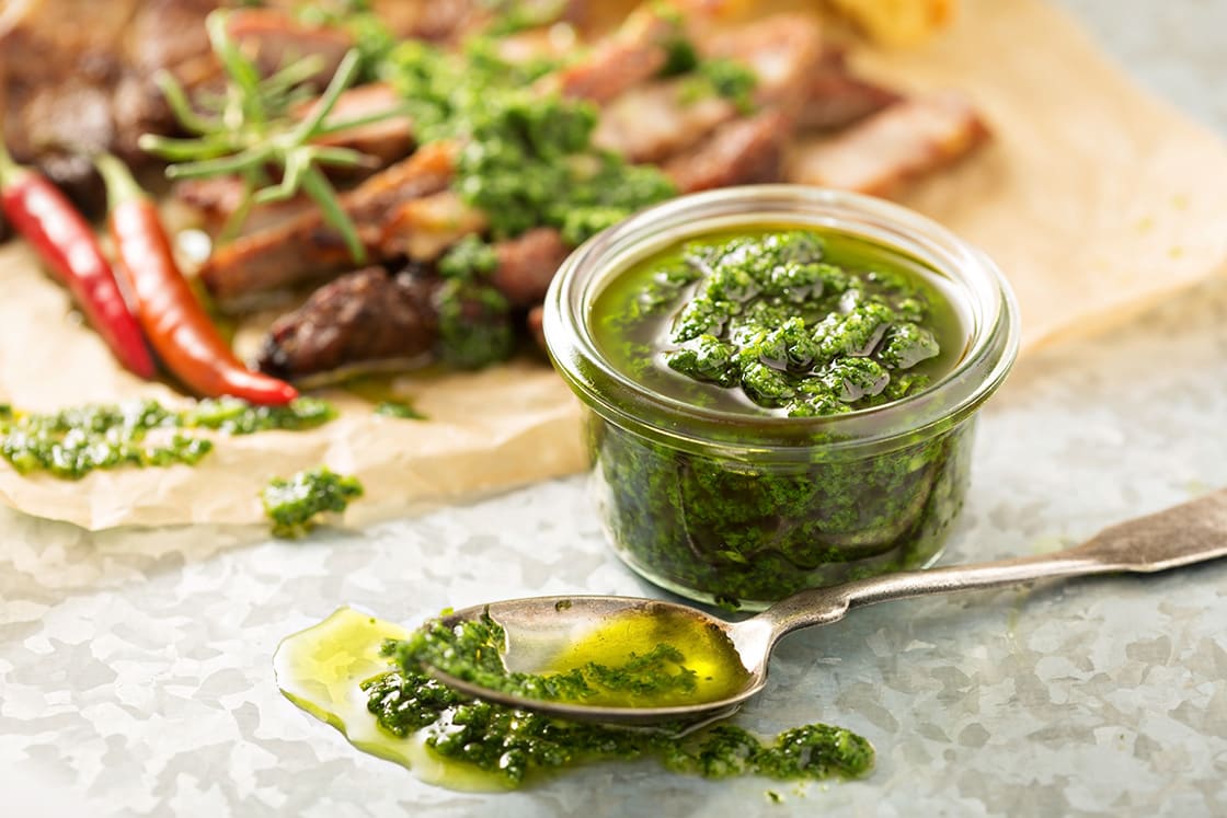 绿色Chimichurri香菜酱