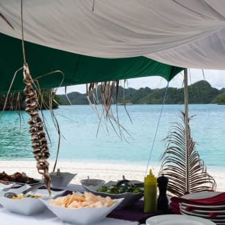 Buffet on the beach