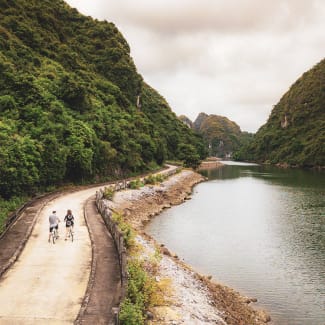 河边土路