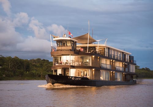 Zafiro cruising the Amazon