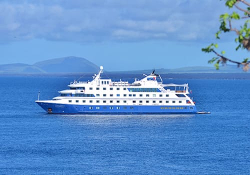 Santa Cruz II at sea