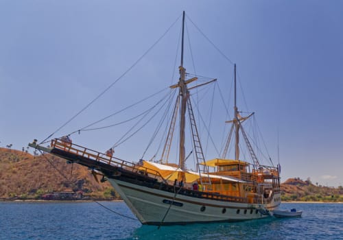 2 mast yacht at anchor