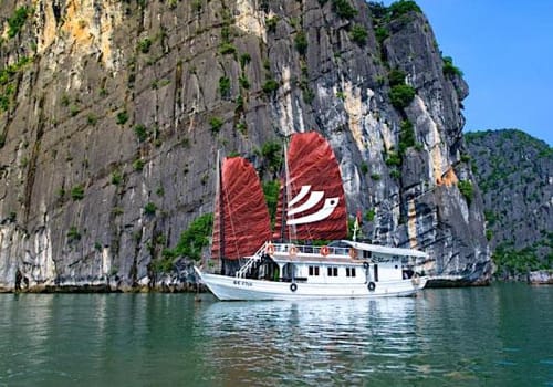 private yacht charter halong bay