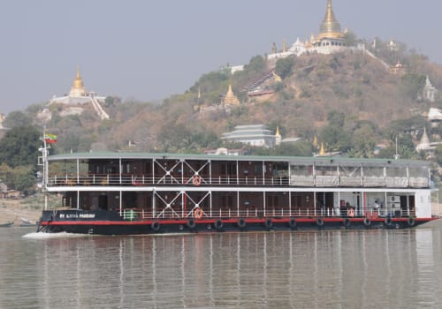 ganges river cruise varanasi