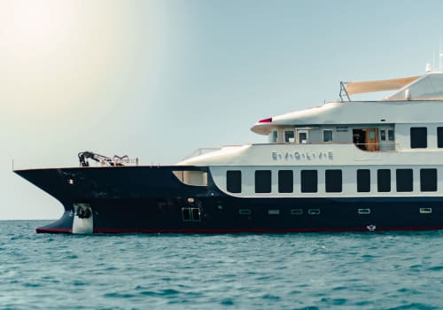 galapagos islands cruise ship