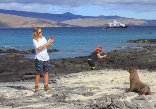 galapagos cruise ocean spray