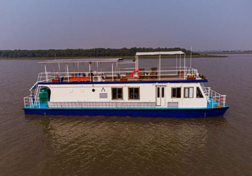 ganges river cruise varanasi