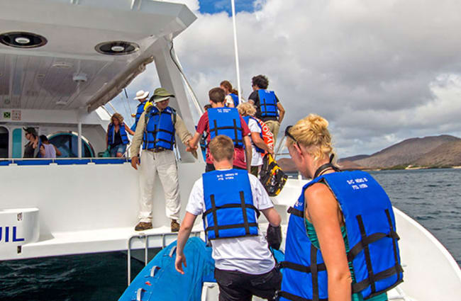 People coming on the boat