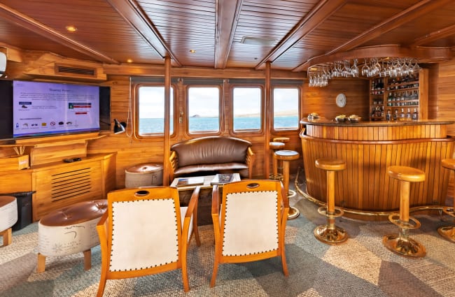 Indoor bar onboard Coral I