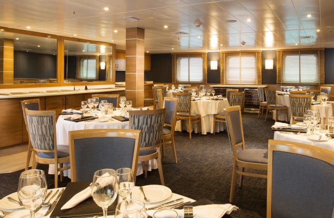 Restaurant on Isabella Yacht