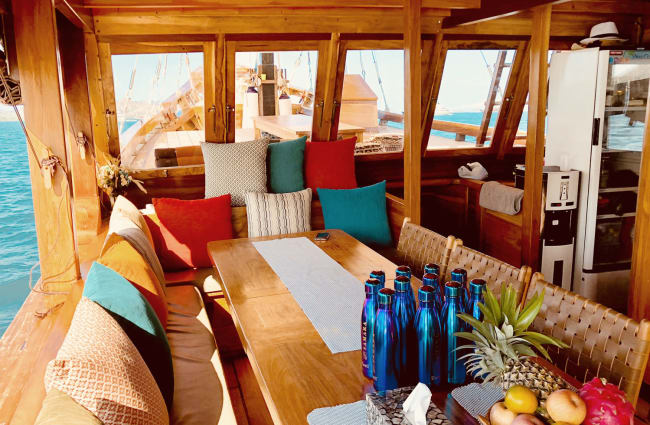 Dining table onboard