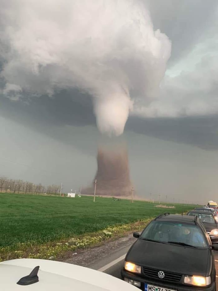 Hatalmas Tornado Volt Romaniaban Climenews Hirportal