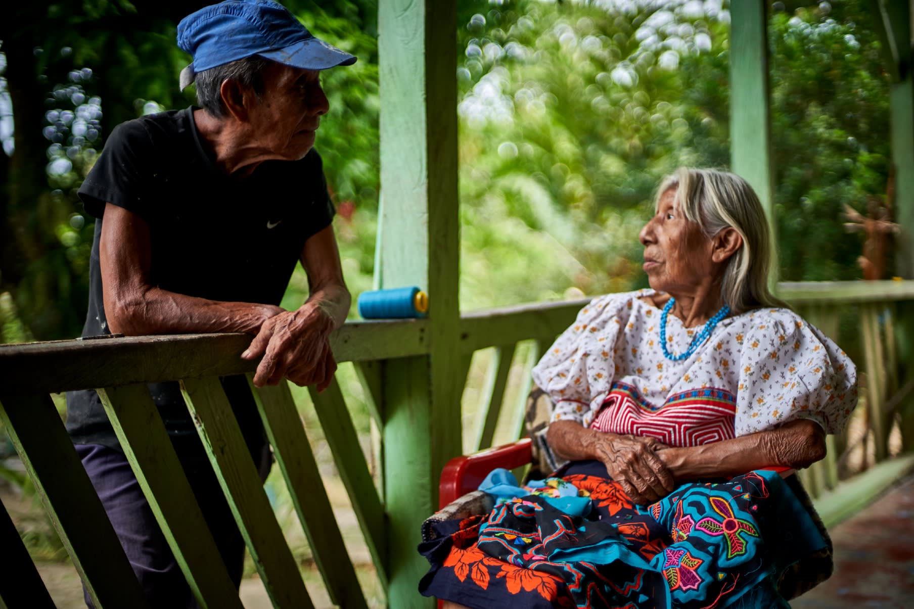 Abuela hablando