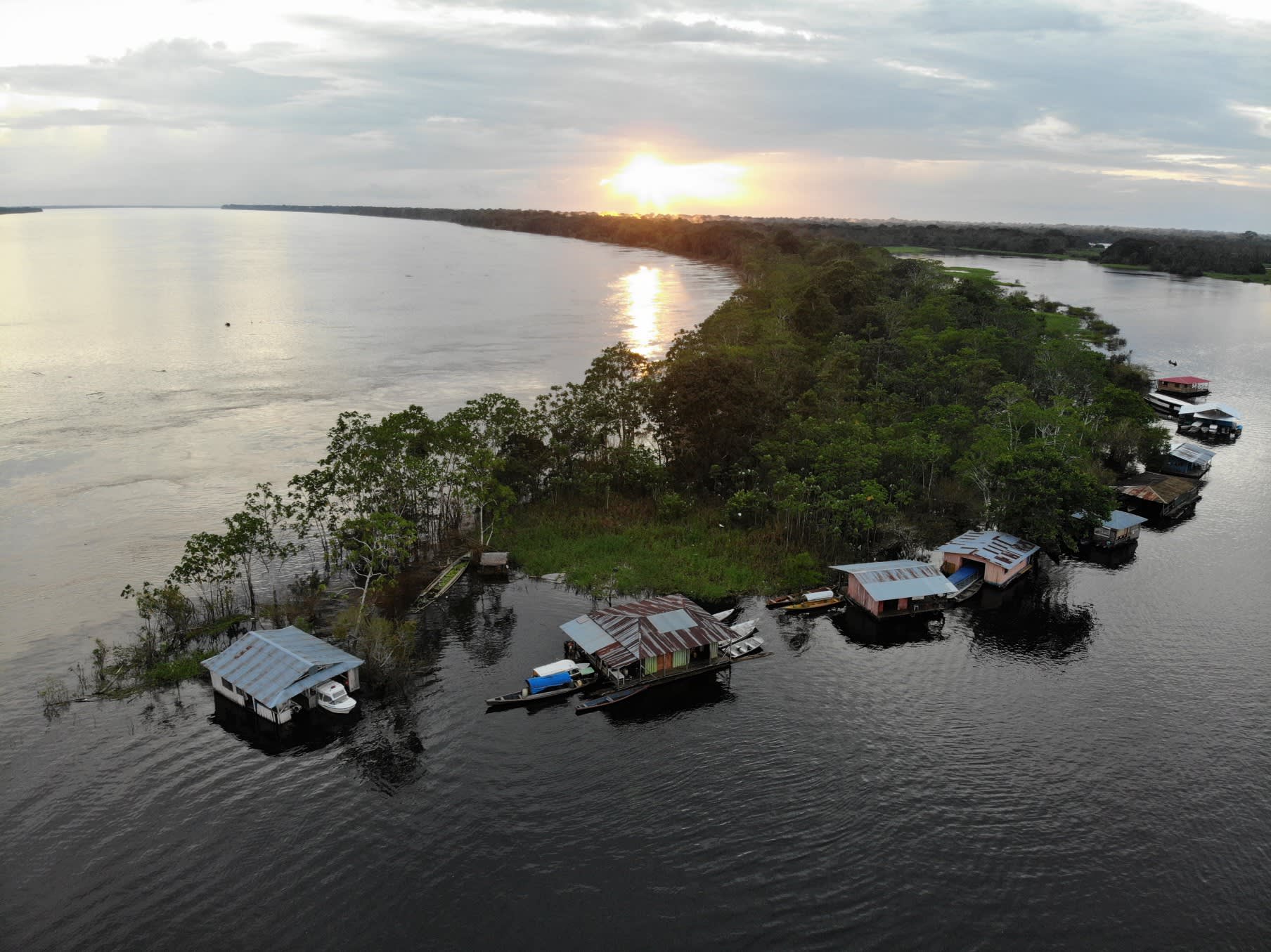 Unión de ríos Loretoyaco y Amazonas