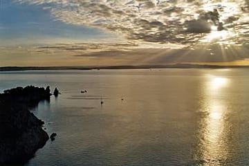 Randonne au soleil levant en Bretagne