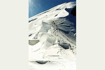 Une rude monte pendant l'ascension du Mont Blanc