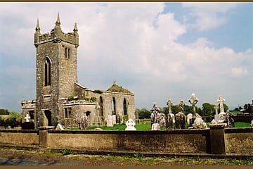 Eglise et son cimetierre