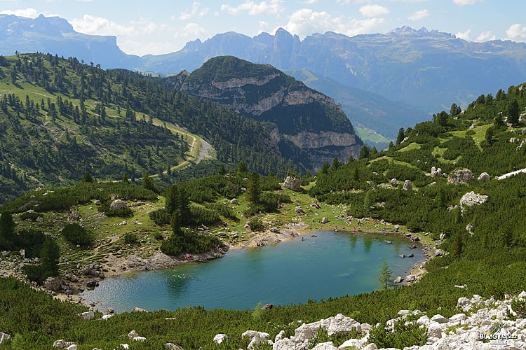 4 jours de trek dans les Dolomites 4 jours de trek en autonomie à travers les paysages escarpés des Dolomites