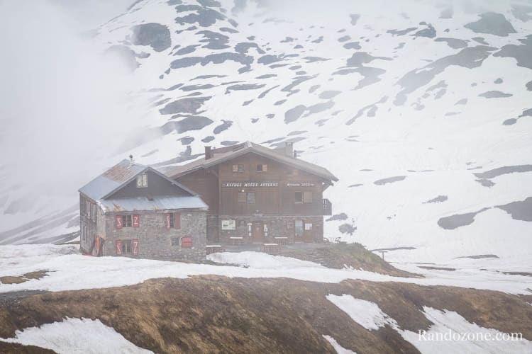 Les refuges dans les Alpes Les refuges dans les Alpes