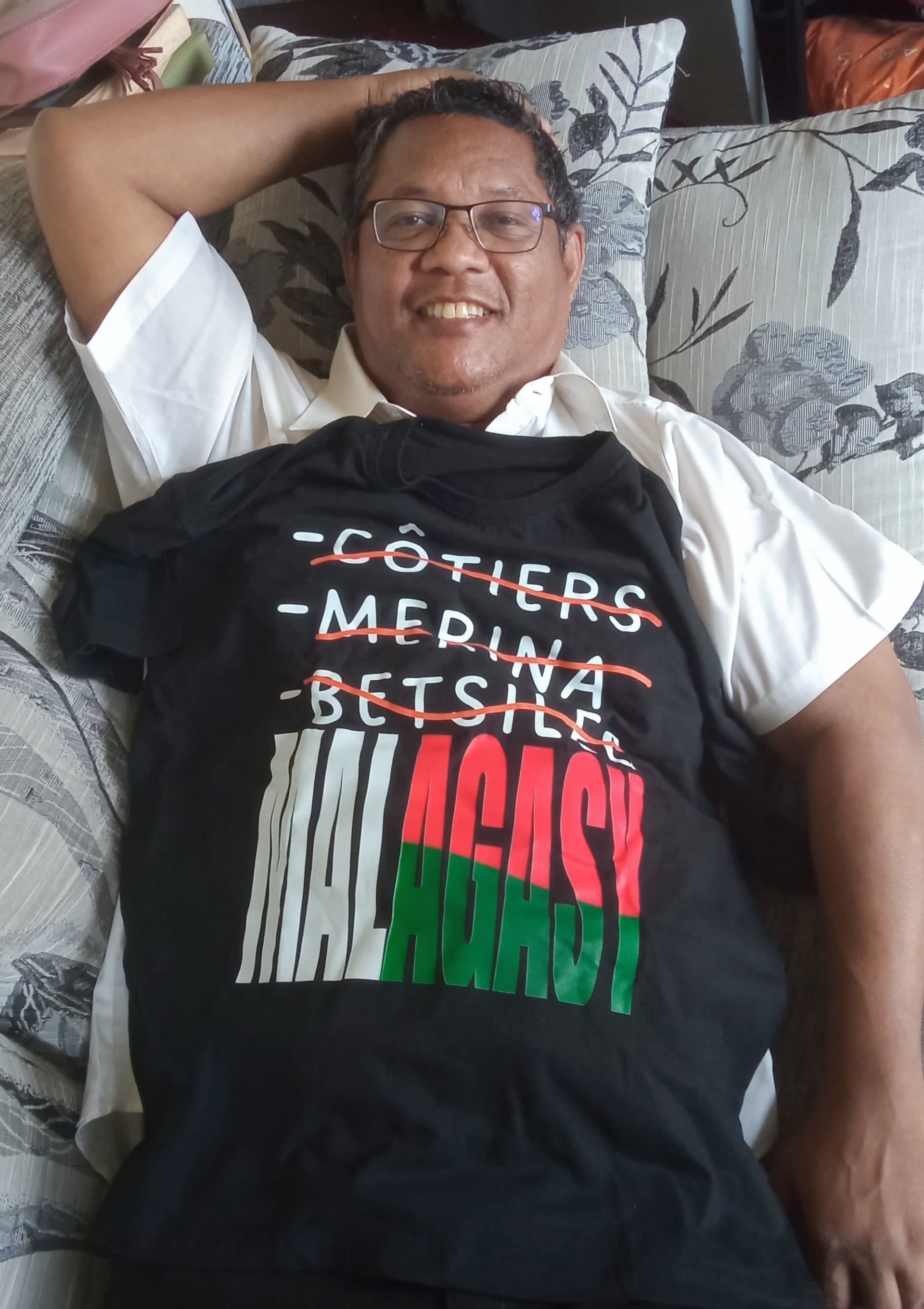 Image de couverture de Allons tordre le cou aux idées reçues tribalistes...