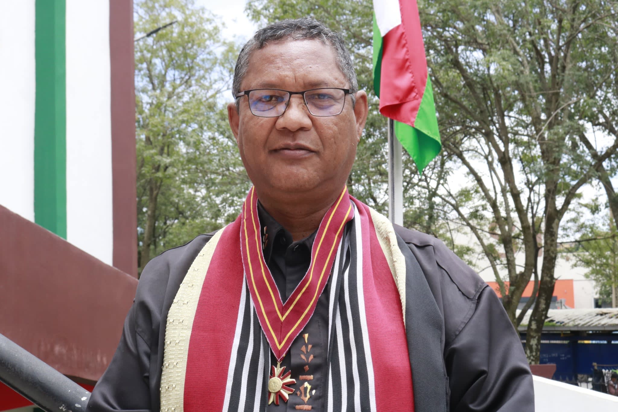 Les cheveux blancs sont un signe que le corps se protège du cancer