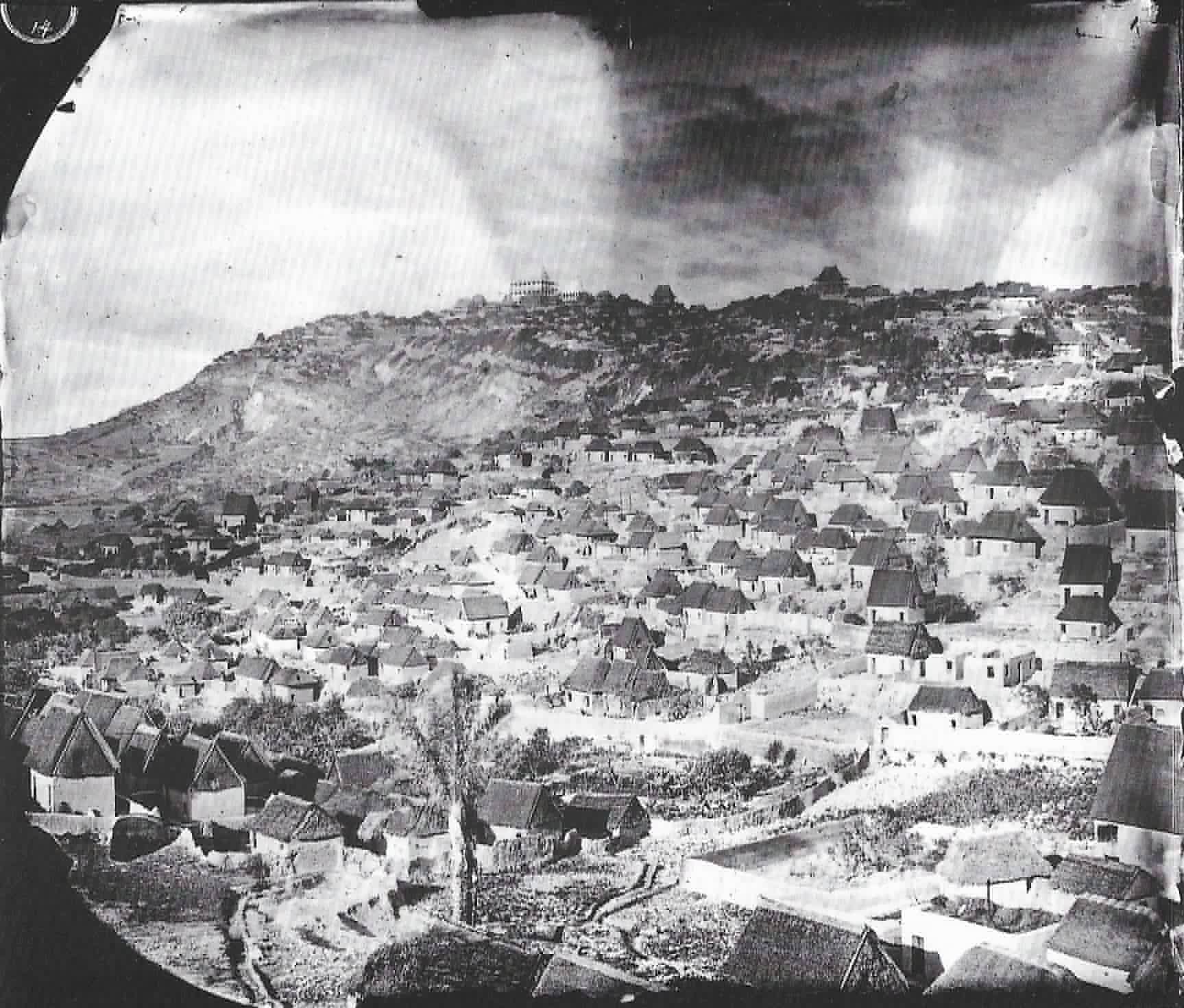 Image de couverture de La photographie, témoin de la métamorphose de Madagascar au XIXè siècle 