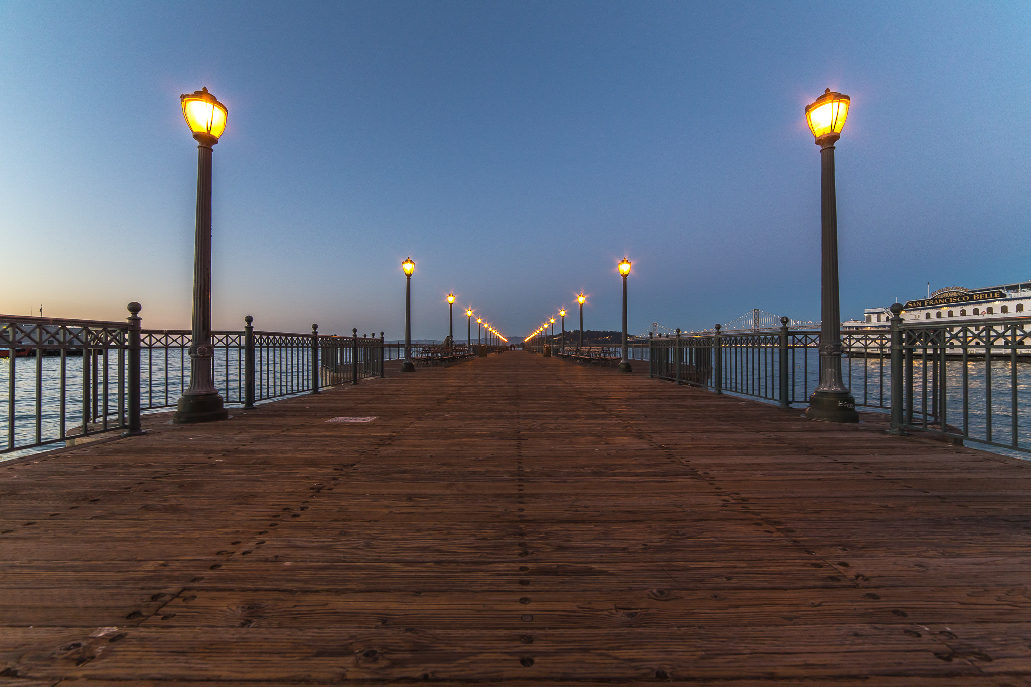 San Francisco Belle: Canon 6D + Wallimex Pro 14mm f/2.8: ISO 1000 1/15s @ f/5.6