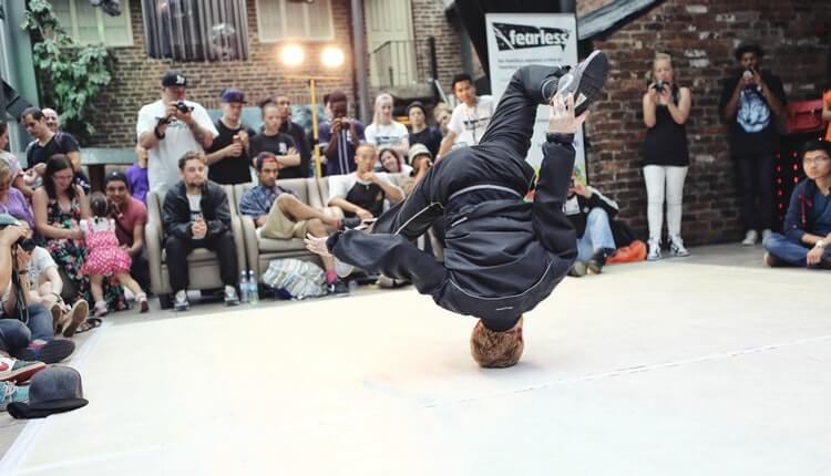 Samsa was a travelling salesman Samsa was a travelling salesman