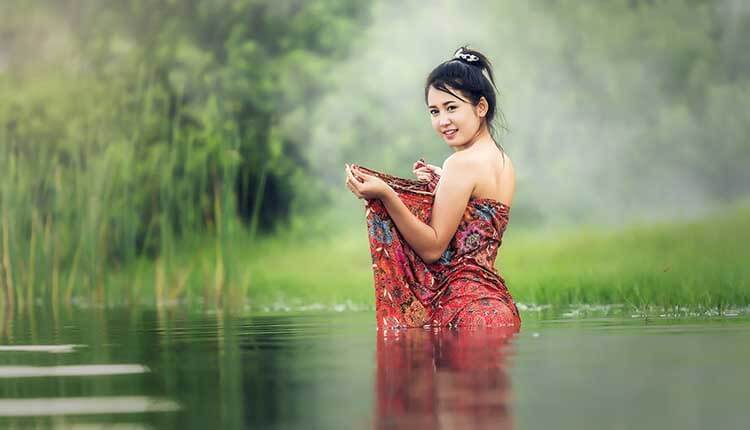 The bedding was hardly able to cover it and seemed ready The bedding was hardly able to cover it and seemed ready