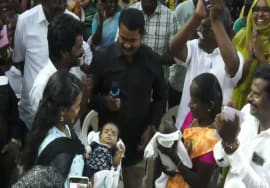 ஆர்பாட்டக் களத்தில் பெயர் சூட்டும் நிகழ்வு | சிறப்புமுகாமிலிருந்து 4 தமிழர்களை விடுவிக்கக்கோரி