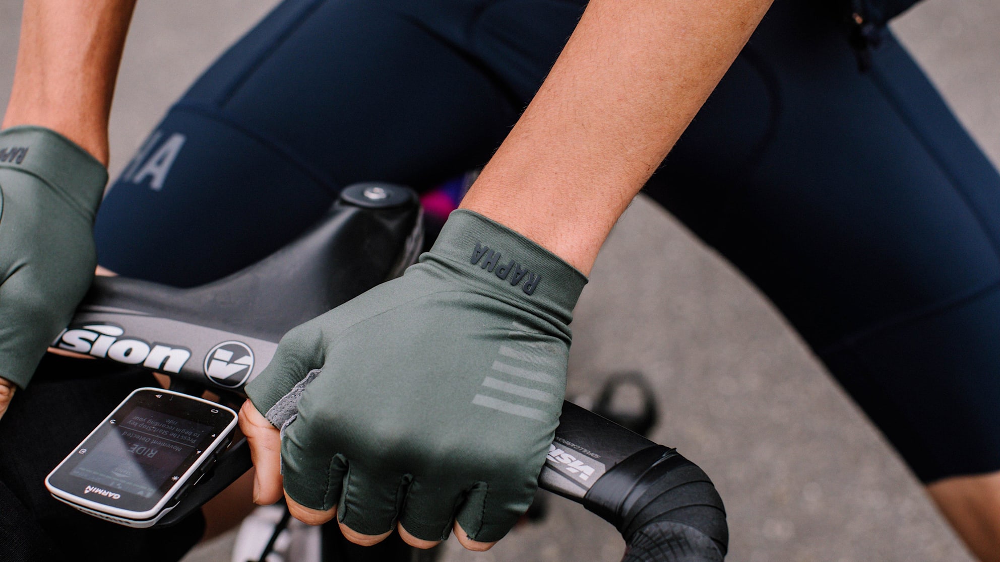 Pro Team Mitts 適合炎熱天氣下騎車佩戴的男性pro Team自行車露指手套 Rapha Site