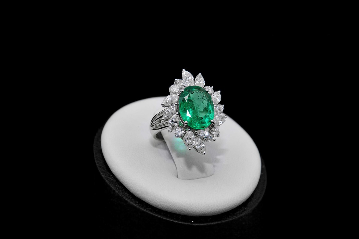 emerald ring .jpg