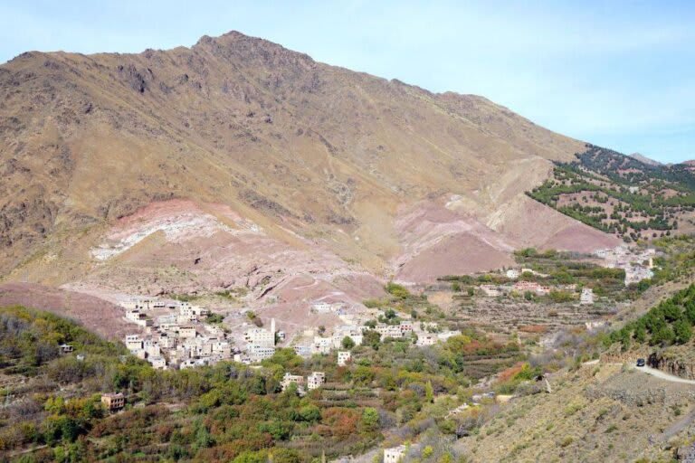 7-trek-Berber-villages-in-Moroccan-high-atlas-mountains-768x512